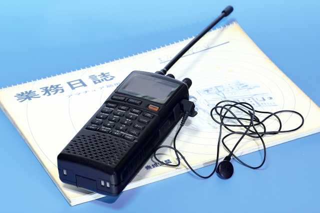 イベントで活用するインカムとトランシーバーの違いとは